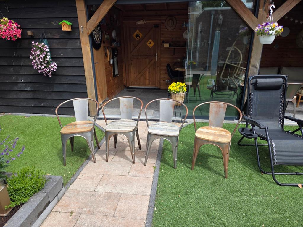 Set van 4 industriële stoelen met houten zitting, Huis en Inrichting, Stoelen, Gebruikt, Overige kleuren, Ophalen of Verzenden