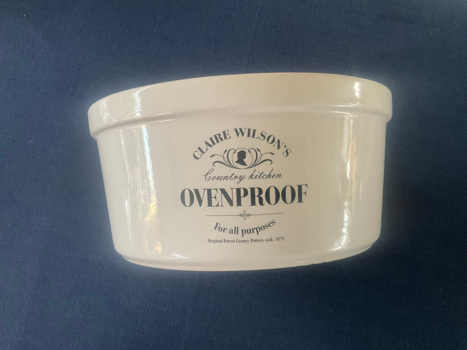 CLAIRE WILSON ronde ovenschaal diam.19.9, Huis en Inrichting, Keuken | Servies, Ophalen of Verzenden, Overige stijlen, Aardewerk