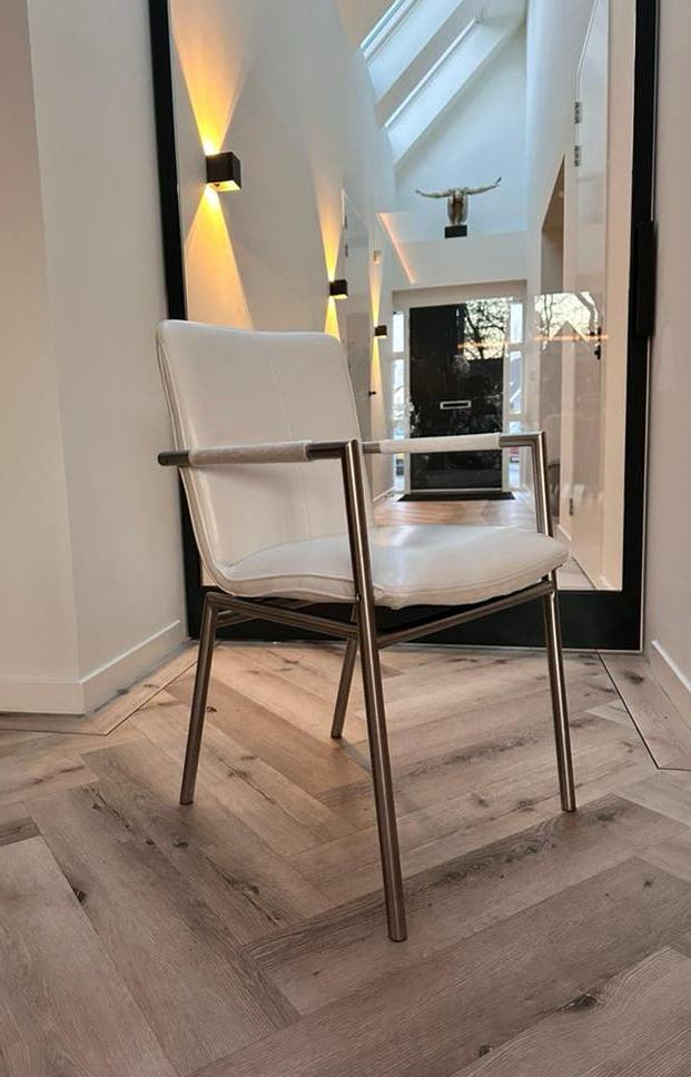Vier wit lederen Henders en Hazel Dafur design stoelen, Ophalen, Dafur, -, Wit