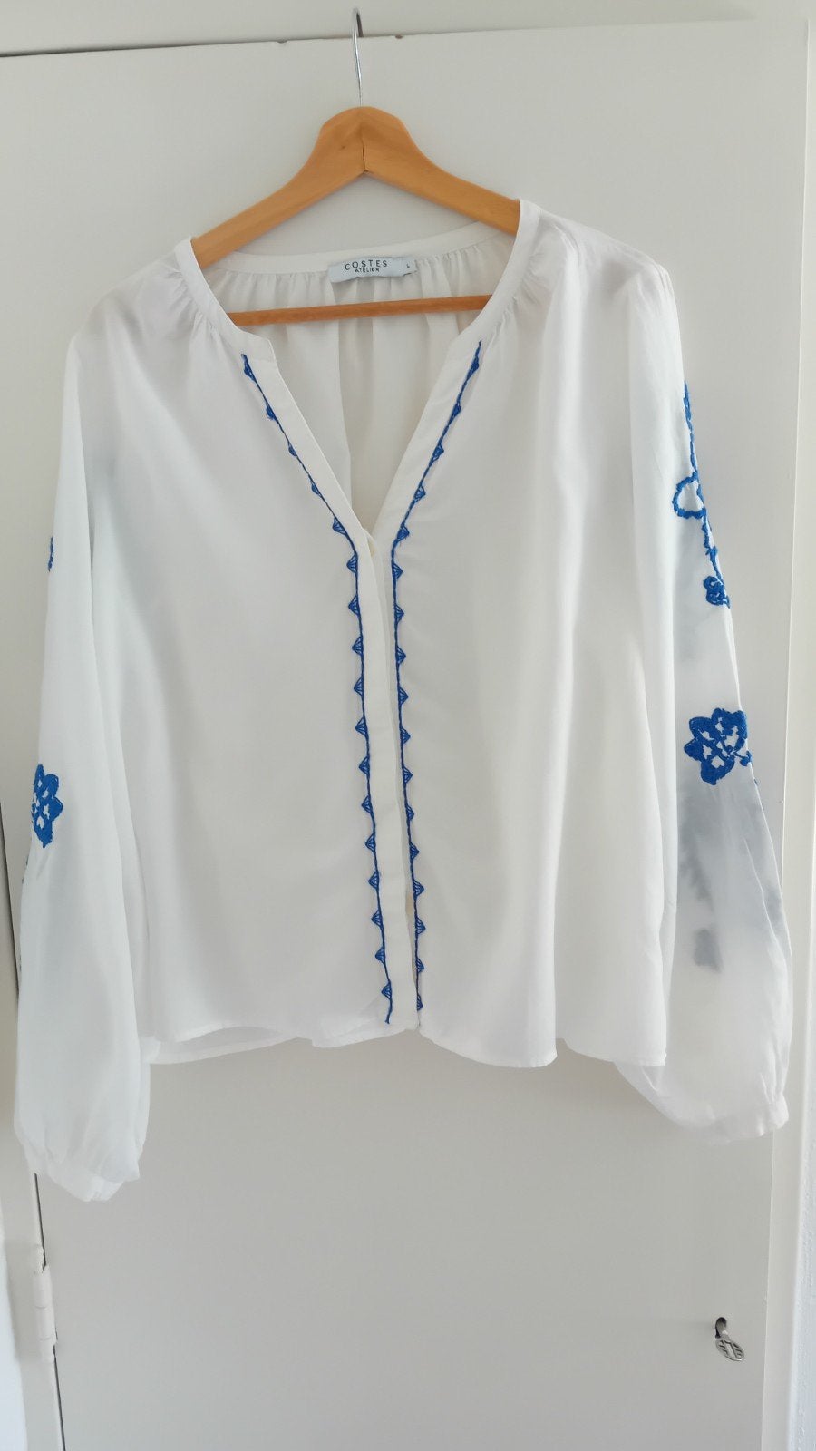 Costes Atelier blouse wit borduursel blauw Ibiza stijl L/40, Kleding | Dames, Blouses en Tunieken, Maat 38/40 (M), Wit, Ophalen of Verzenden