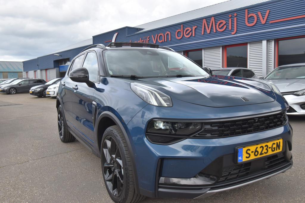 Lynk & Co 01 1.5 , PANORAMADAK , RONDOM CAMERA , PDC V+A , L, Stof, Blauw, 120 €/maand, Origineel Nederlands