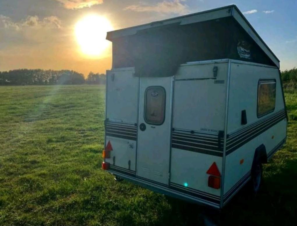 Kip Kompakt KK300 Caravan uit 1980, Ophalen