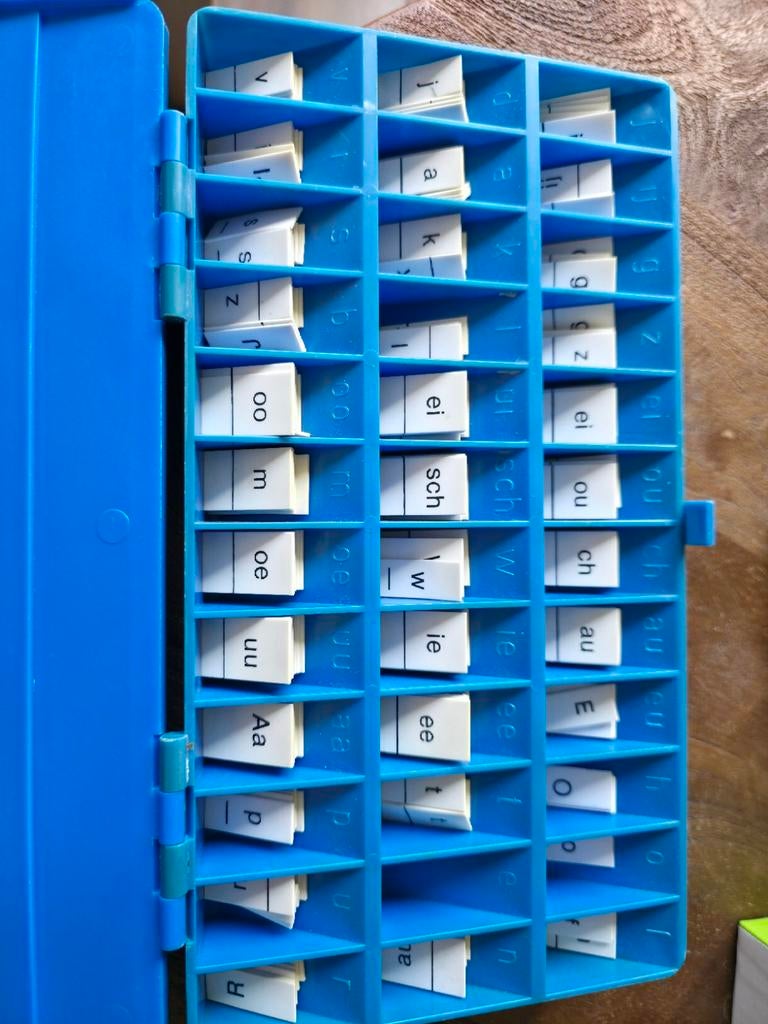 Letterbak  fijn om woordjes te maken zoals vroeger op schoo, Kinderen en Baby's, Speelgoed | Educatief en Creatief, Ophalen
