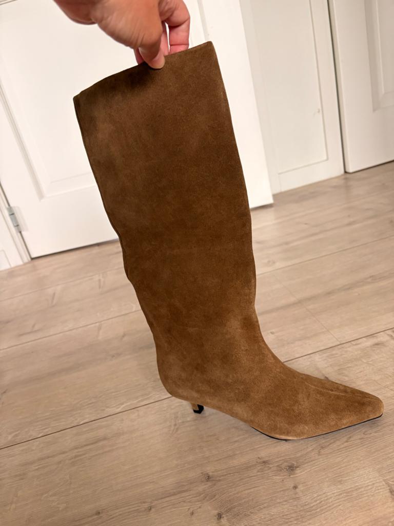 Suède enkellaarsjes met hak maat 39, Kleding | Dames, Schoenen, Verzenden, Nieuw, Bruin, Lage of Enkellaarzen