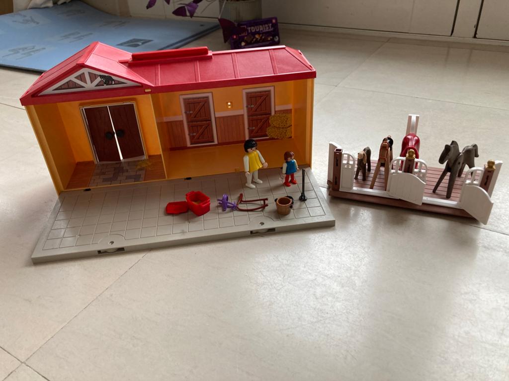 Playmobil Paardenstal met accessoires, Ophalen of Verzenden, Gebruikt