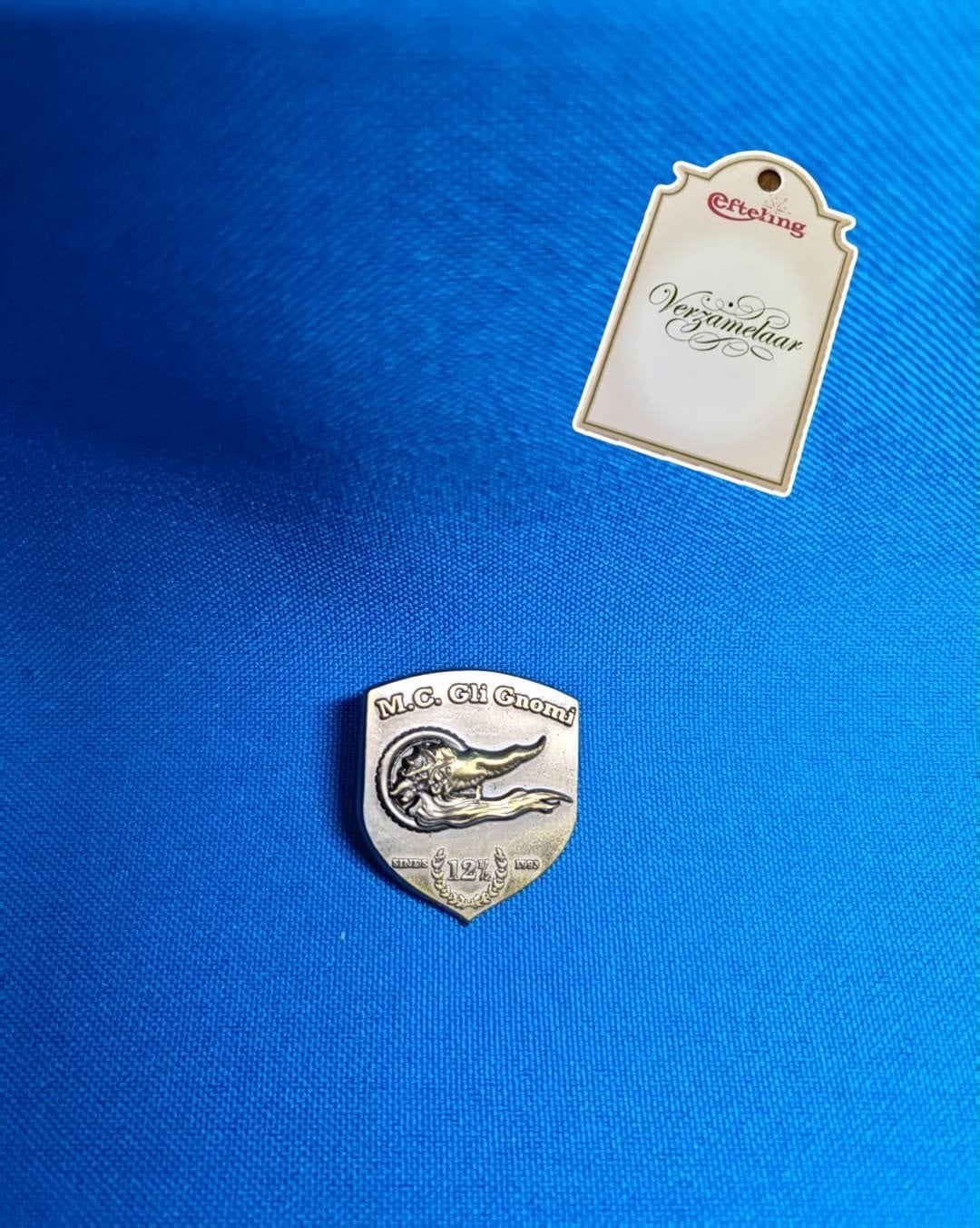 Efteling jubileum pin Gli Gnomi 12,5 jaar, Ophalen of Verzenden, Nieuw, Button of Speldje