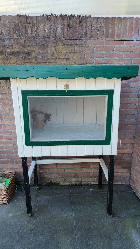 Buitenhuisje / lutjepotje, Kinderen en Baby's, Babywiegjes en Ledikanten, Ophalen, Gebruikt