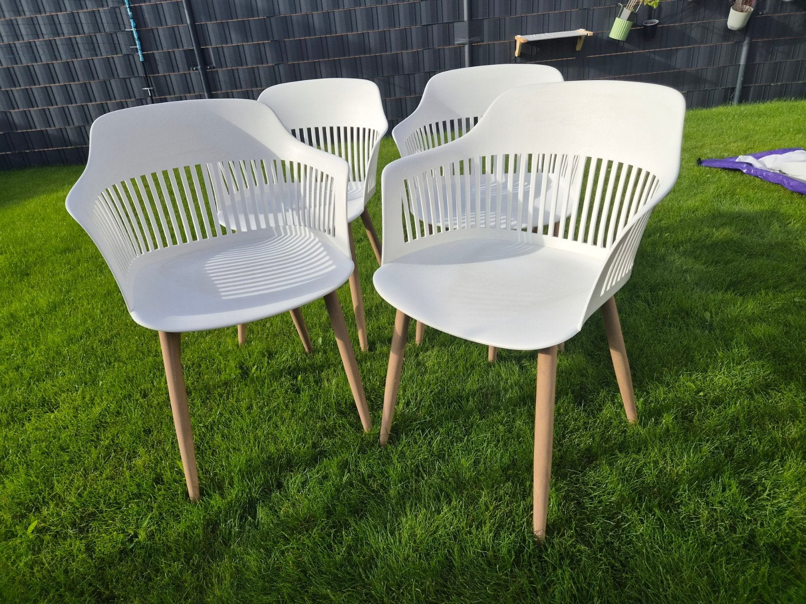 4x Jysk stoelen wit met houtlook poten, Ophalen, Wit, Vier, Kunststof