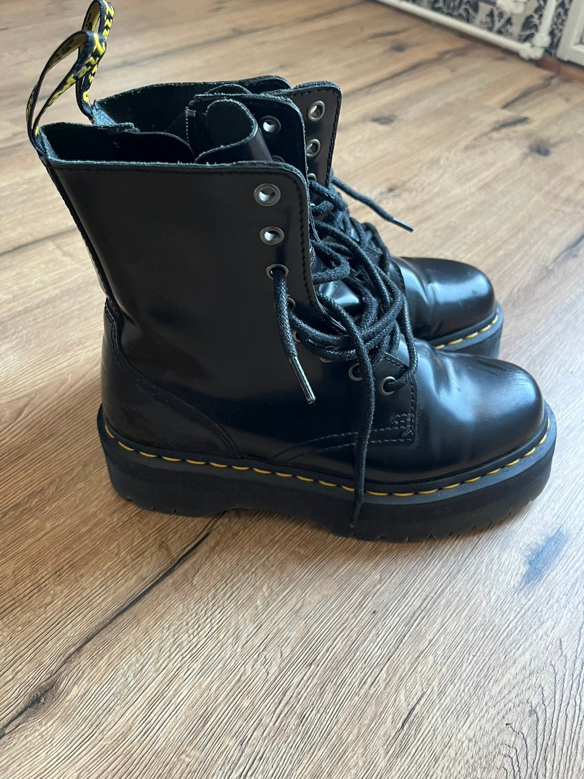 Dr Martens, Ophalen, Zo goed als nieuw, Zwart