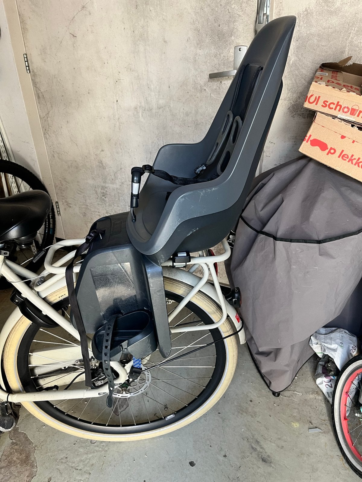 Bobike Maxi One fietsstoel, Fietsen en Brommers, Ophalen, Gebruikt, Achterzitje, Voetsteuntjes