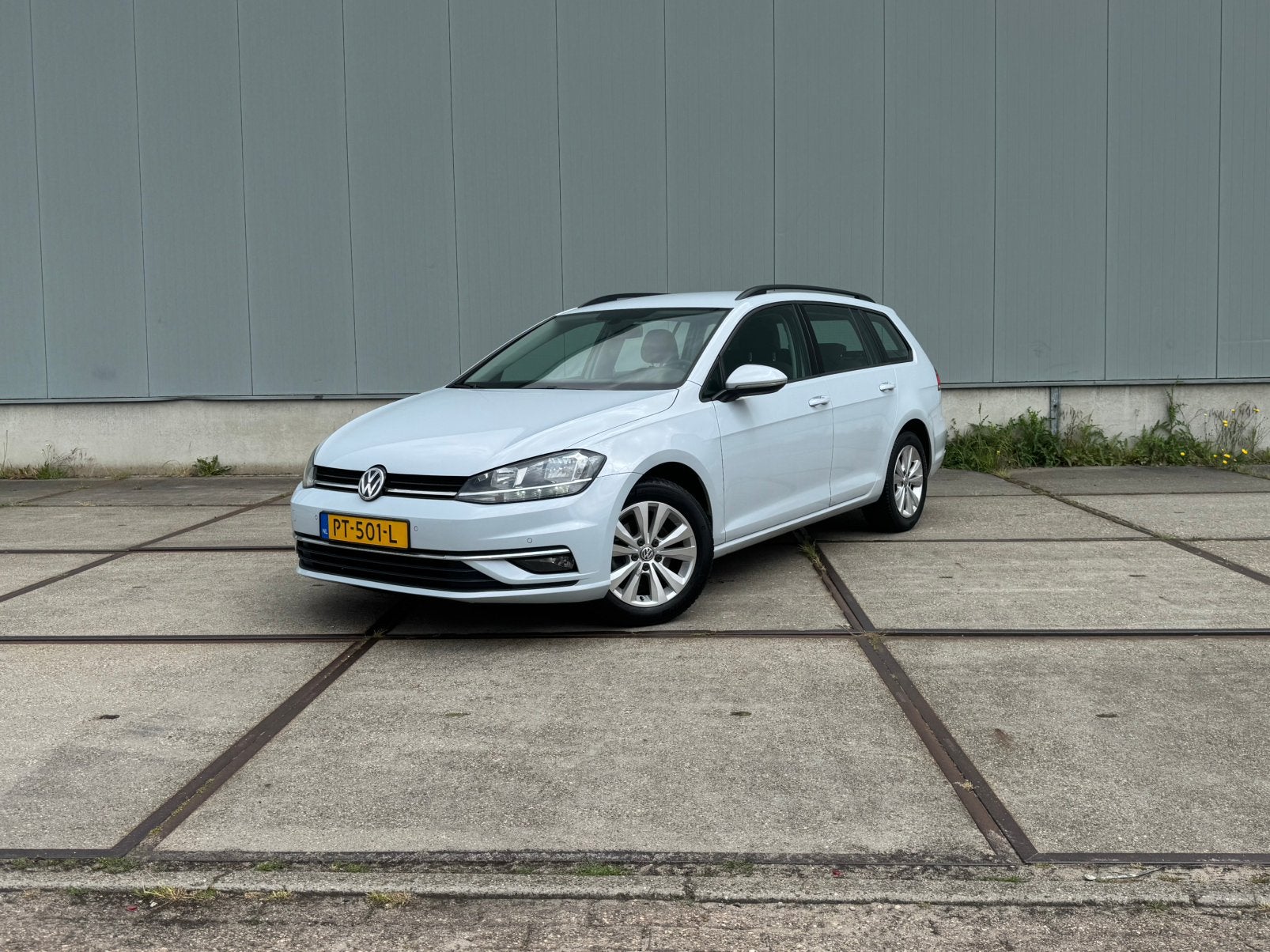 Volkswagen Golf Variant ACC, Apple CarPlay, Parkeersensoren, Voorwielaandrijving, 1195 kg, Wit, Origineel Nederlands
