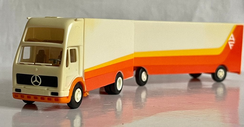 Herpa 906320: Mercedes-Benz Jumbo-combi "Ackermann-Fruehauf", Ophalen of Verzenden, Gebruikt, Bus of Vrachtwagen, Herpa