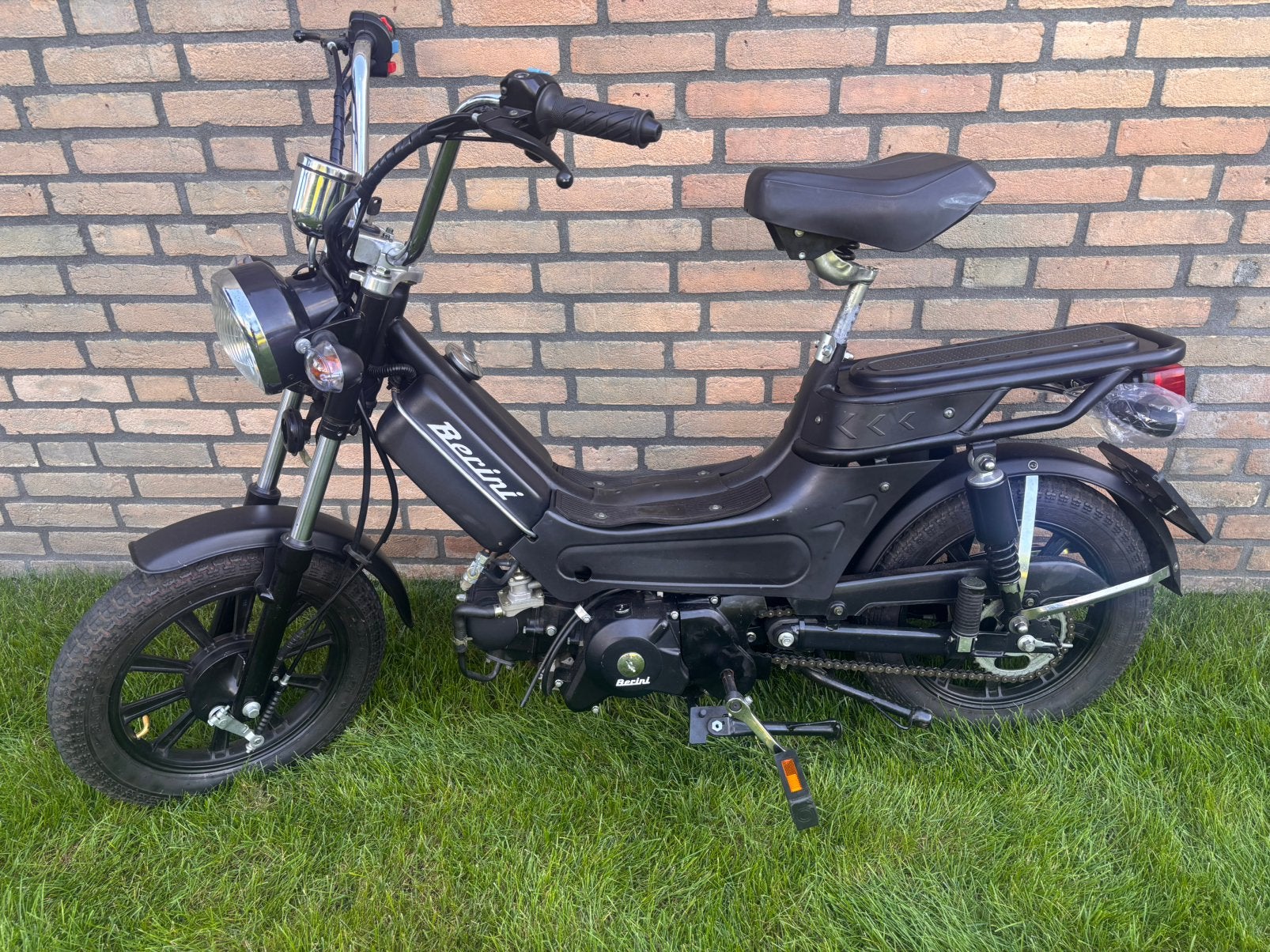 4takt Chinese Berini brommer electrische start, Ophalen, Zo goed als nieuw, Maximaal 45 km/u