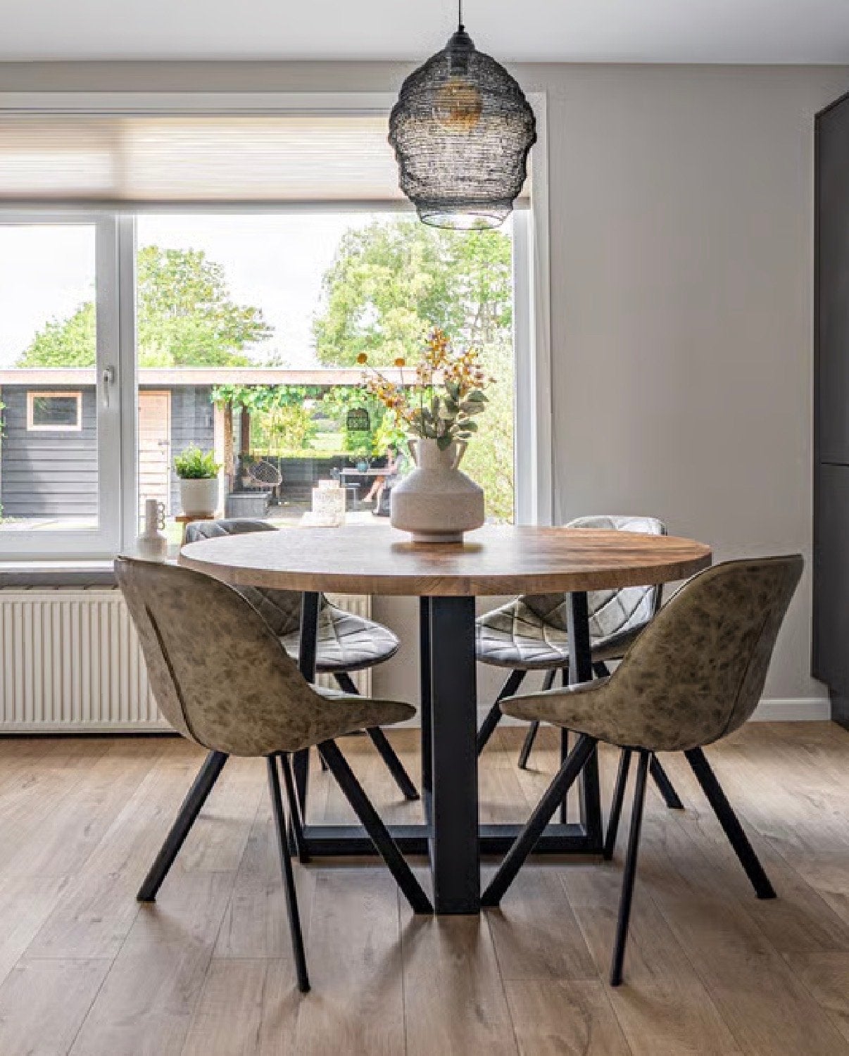 Mooi ronde eettafel met 4 stoelen, Ophalen, Overige kleuren, Zo goed als nieuw, Vier