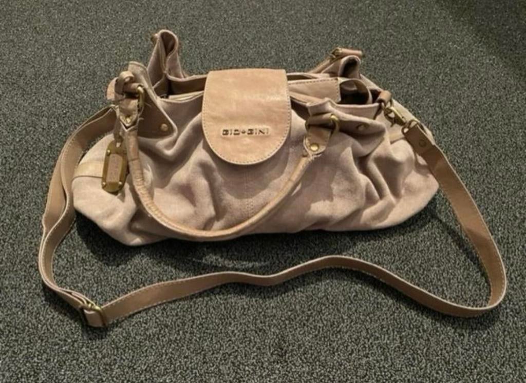 Beige taupe suede met leren tas van Gio Gini, Ophalen of Verzenden, Zo goed als nieuw, Beige, Overige typen
