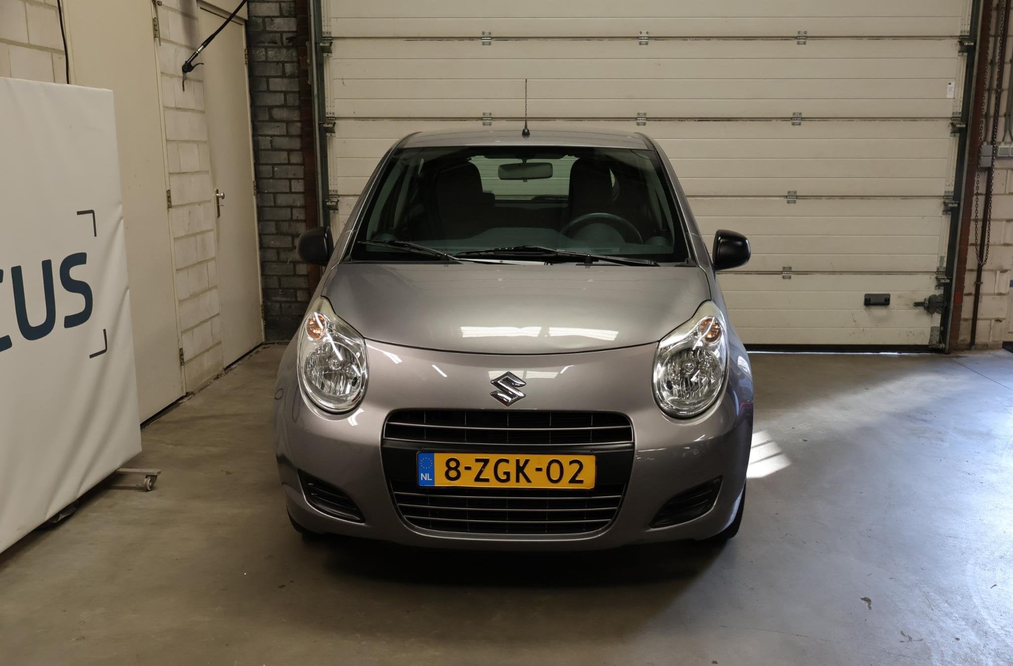 Suzuki Alto 1.0 Celebration EASSS NAP 3e eigenaar Airco APK, Voorwielaandrijving, Euro 5, Stof, Gebruikt
