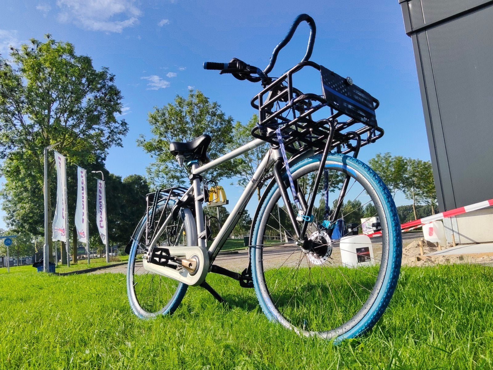 Stadsfiets met voordrager en blauwe accenten, Overige merken, Versnellingen, Ophalen of Verzenden, Schijfrem