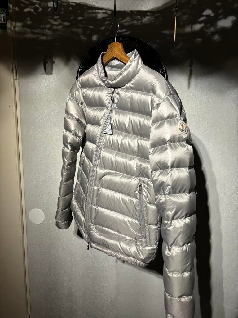Gloednieuwe moncler jas, Ophalen of Verzenden, Nieuw, Maat 48/50 (M), Overige kleuren
