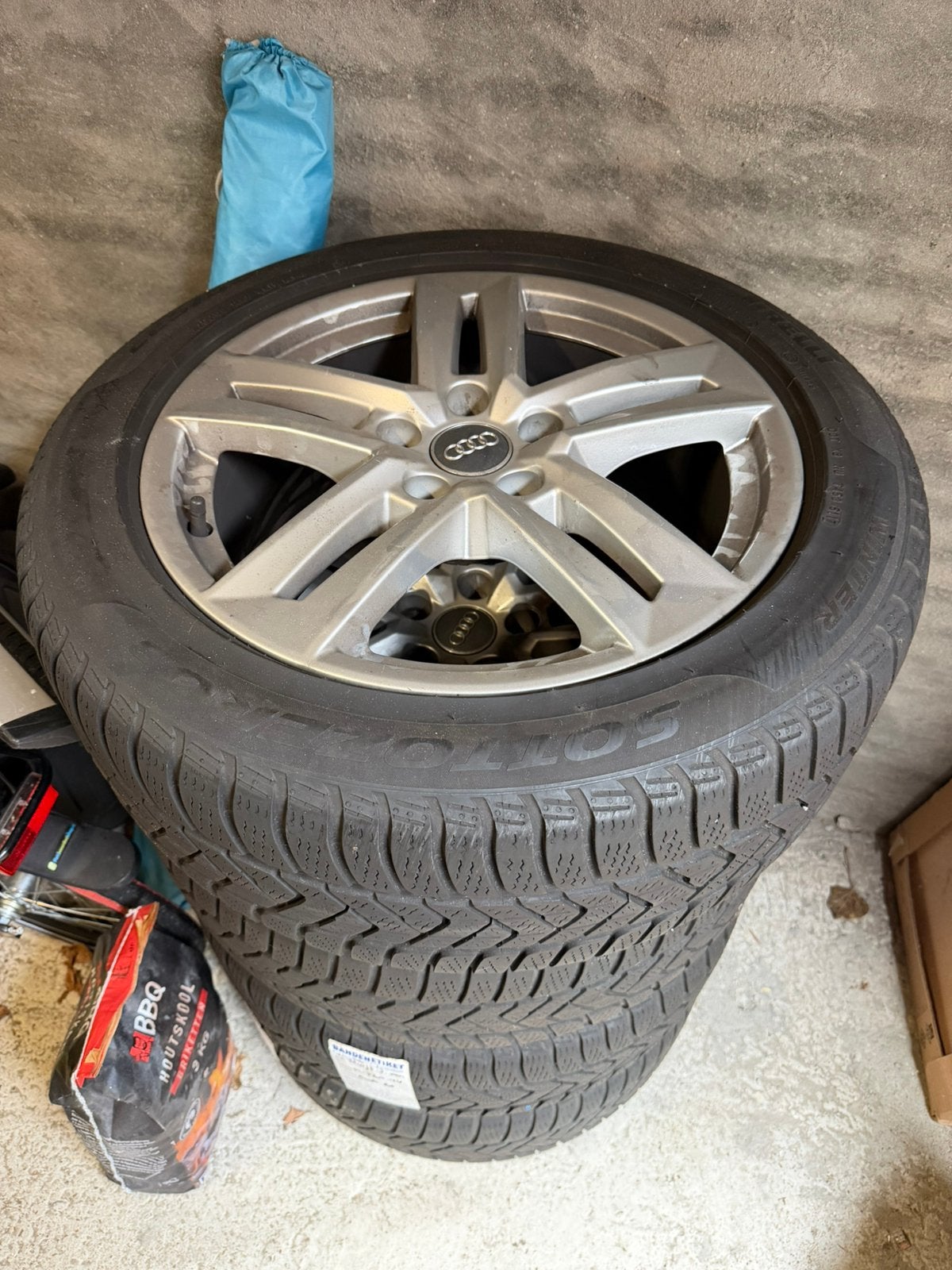 17 inch winterset (Audi), Auto-onderdelen, Banden en Velgen, Ophalen, 255 mm, Velg(en), 17 inch