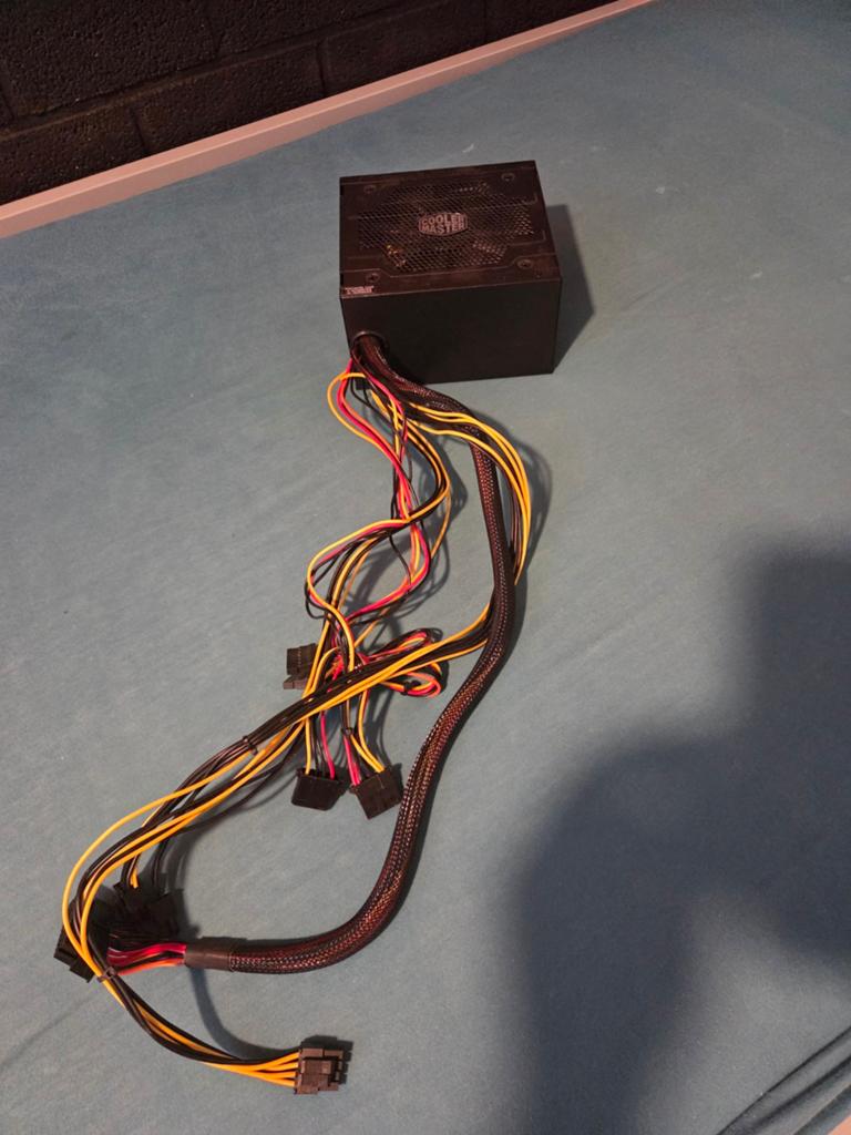 Voeding 300W Coolermaster, Computers en Software, Interne voedingen, Ophalen of Verzenden