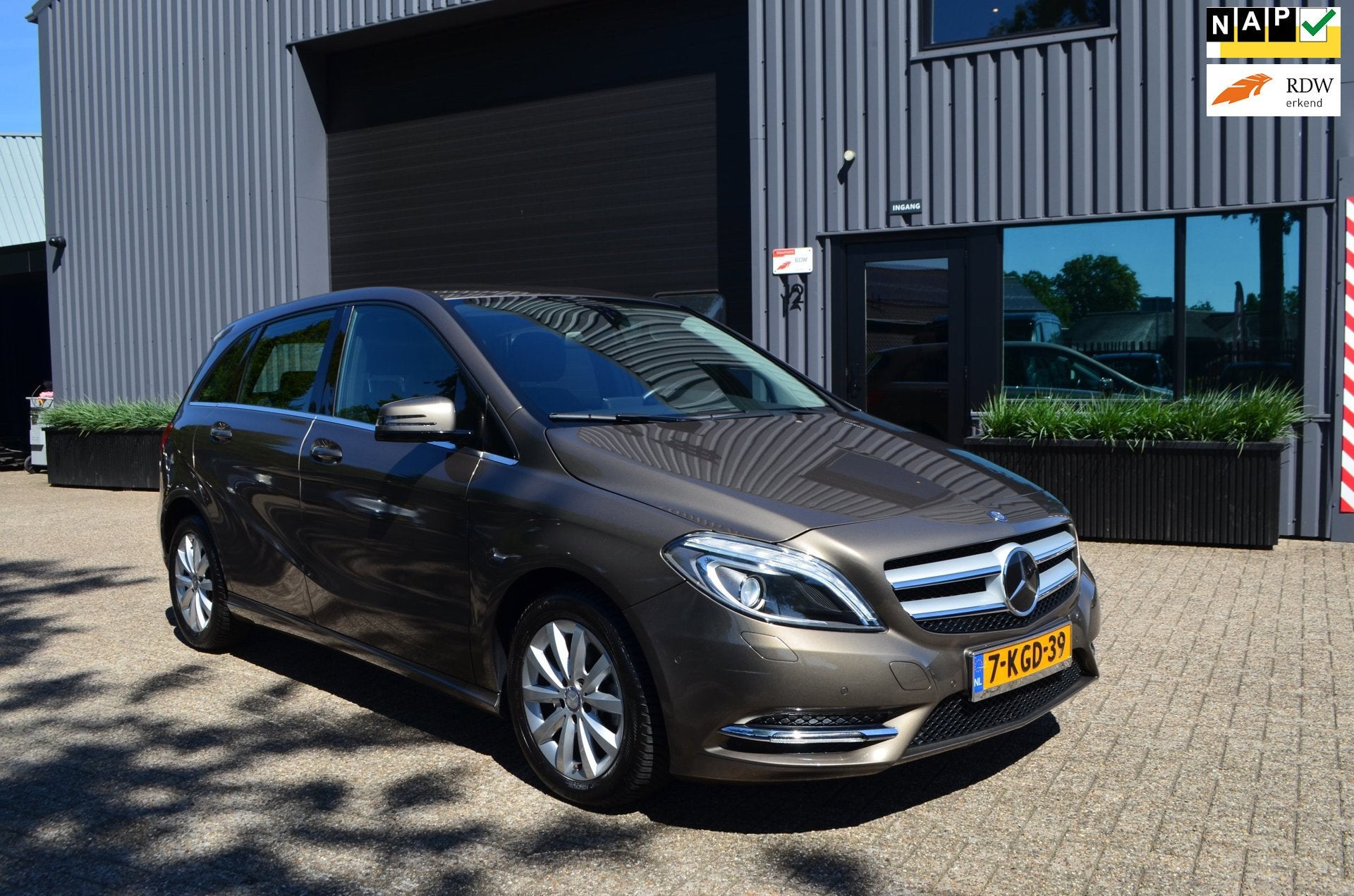 Mercedes-Benz B-klasse 180 Ambition | Xenon | Automaat | Tre, 1325 kg, Gebruikt, Euro 6, 4 cilinders