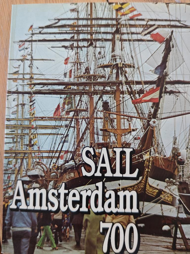 Brochure Sail 700 en 800, Ophalen of Verzenden, Zeilboot, Boek of Tijdschrift