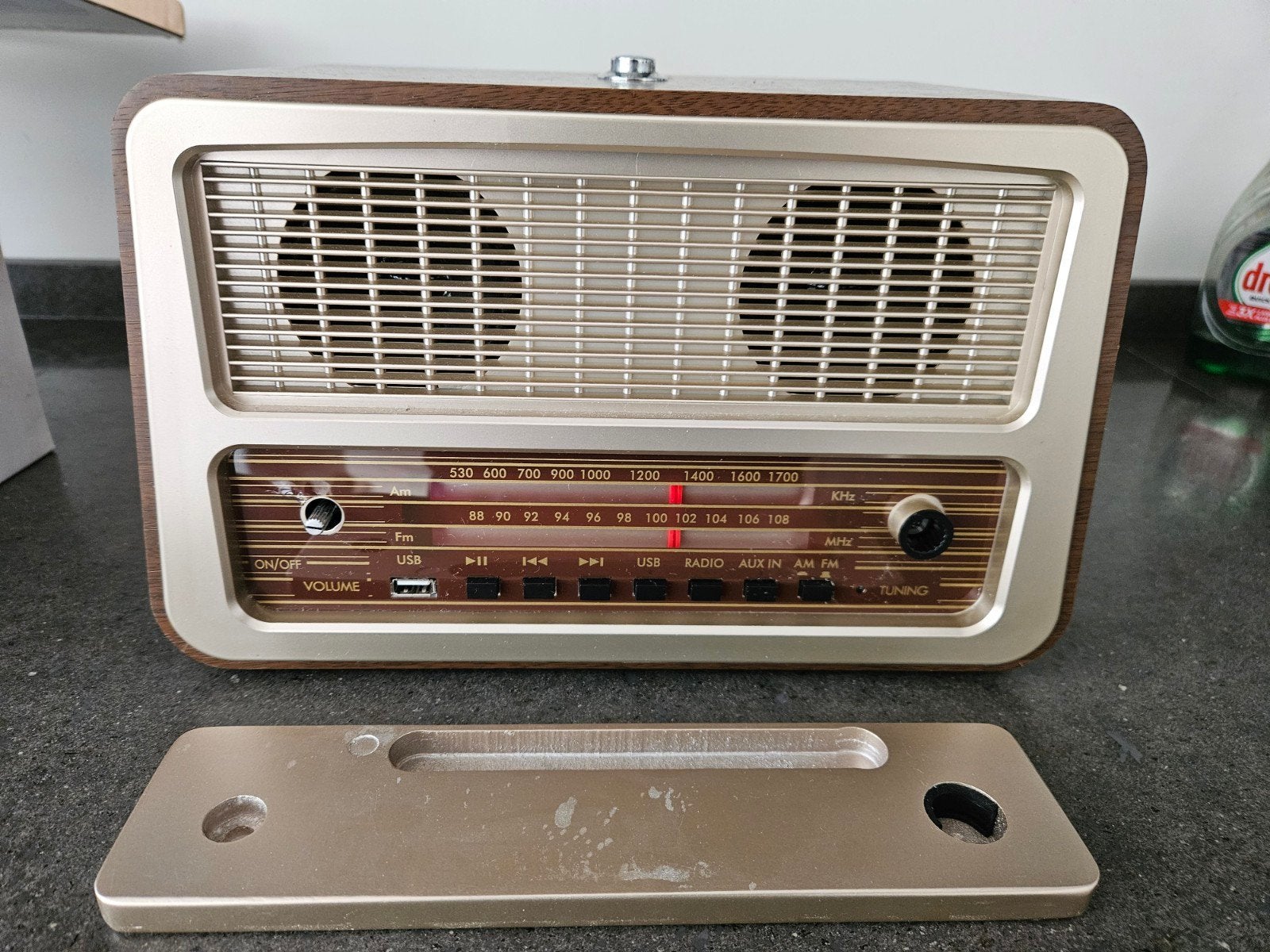 Retro radio met één bedieningsknop - FM / AM, Ophalen, Zo goed als nieuw, Radio
