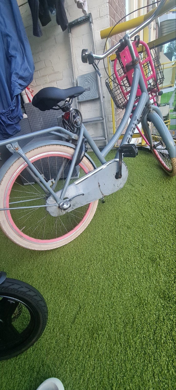 Spirit fiets met mandje - Grijs/Roze, Ophalen, Terugtraprem, Spirit, Gebruikt