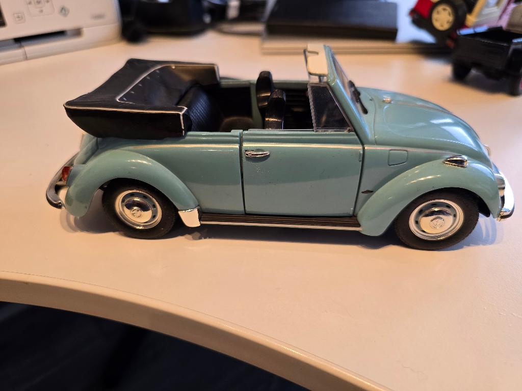 Volkswagen Kever cabriolet 1/18, Ophalen of Verzenden, Gebruikt, Auto, Bburago