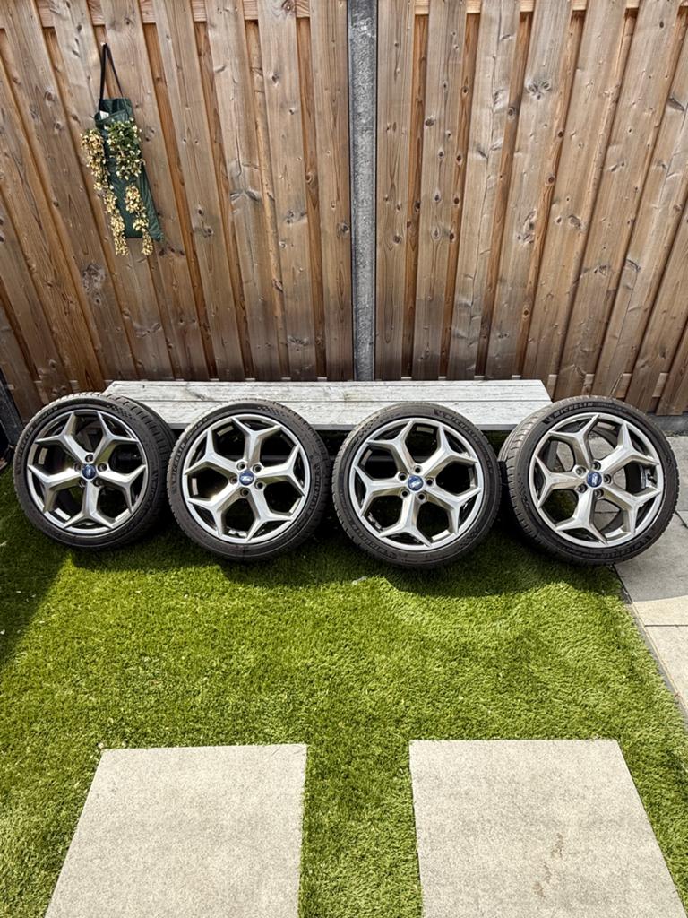 Velgen - Ford Focus ST MK3 - michelin Pilot Sport 5, Auto-onderdelen, Banden en Velgen, Velg(en), Zomerbanden, 19 inch, 235 mm