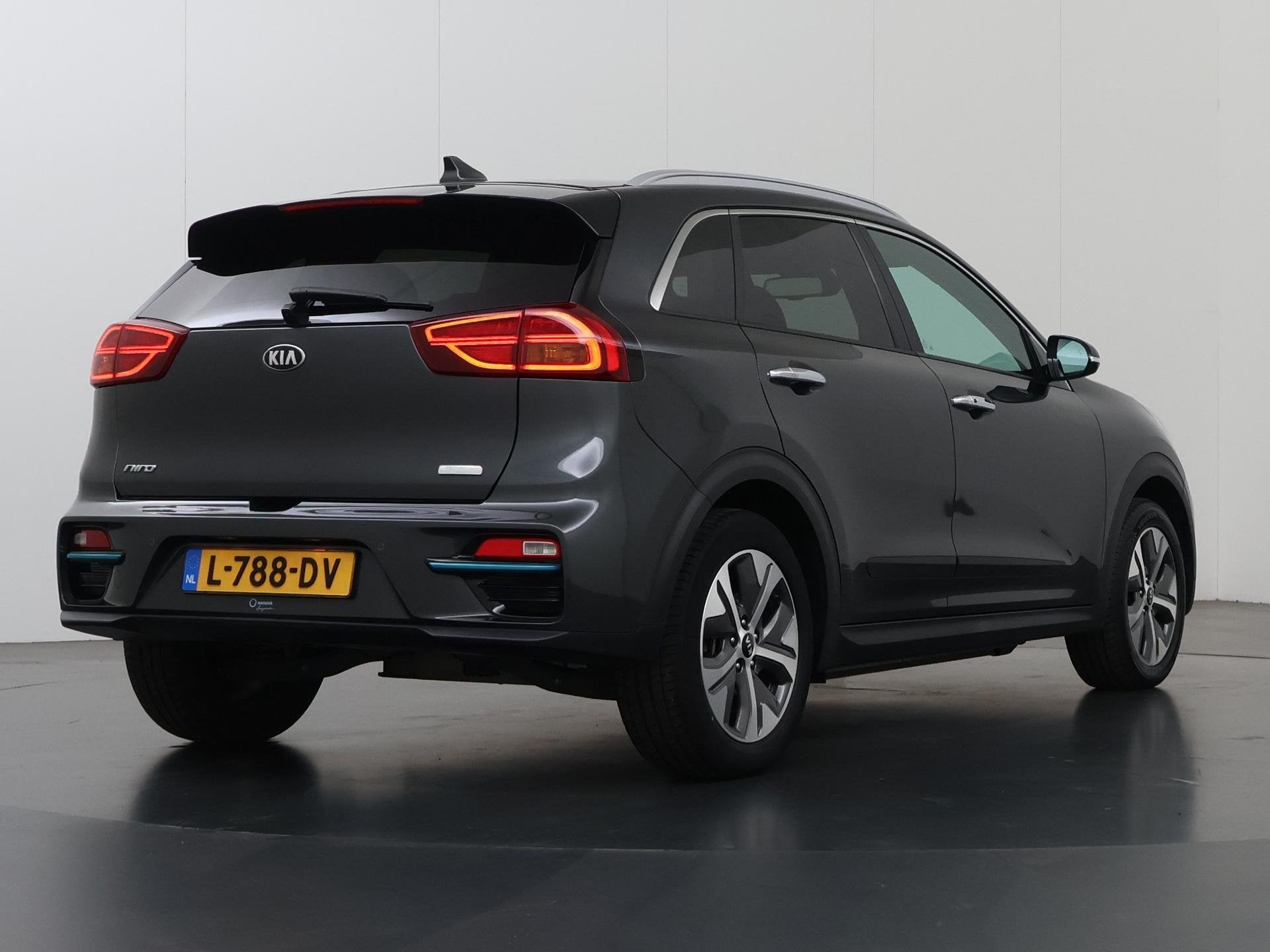 Kia e-Niro ExecutiveLine 64 kWh | SOH 96% | Schuif/Kanteldak, Gebruikt, 1712 kg, 630 min, 64 kWh