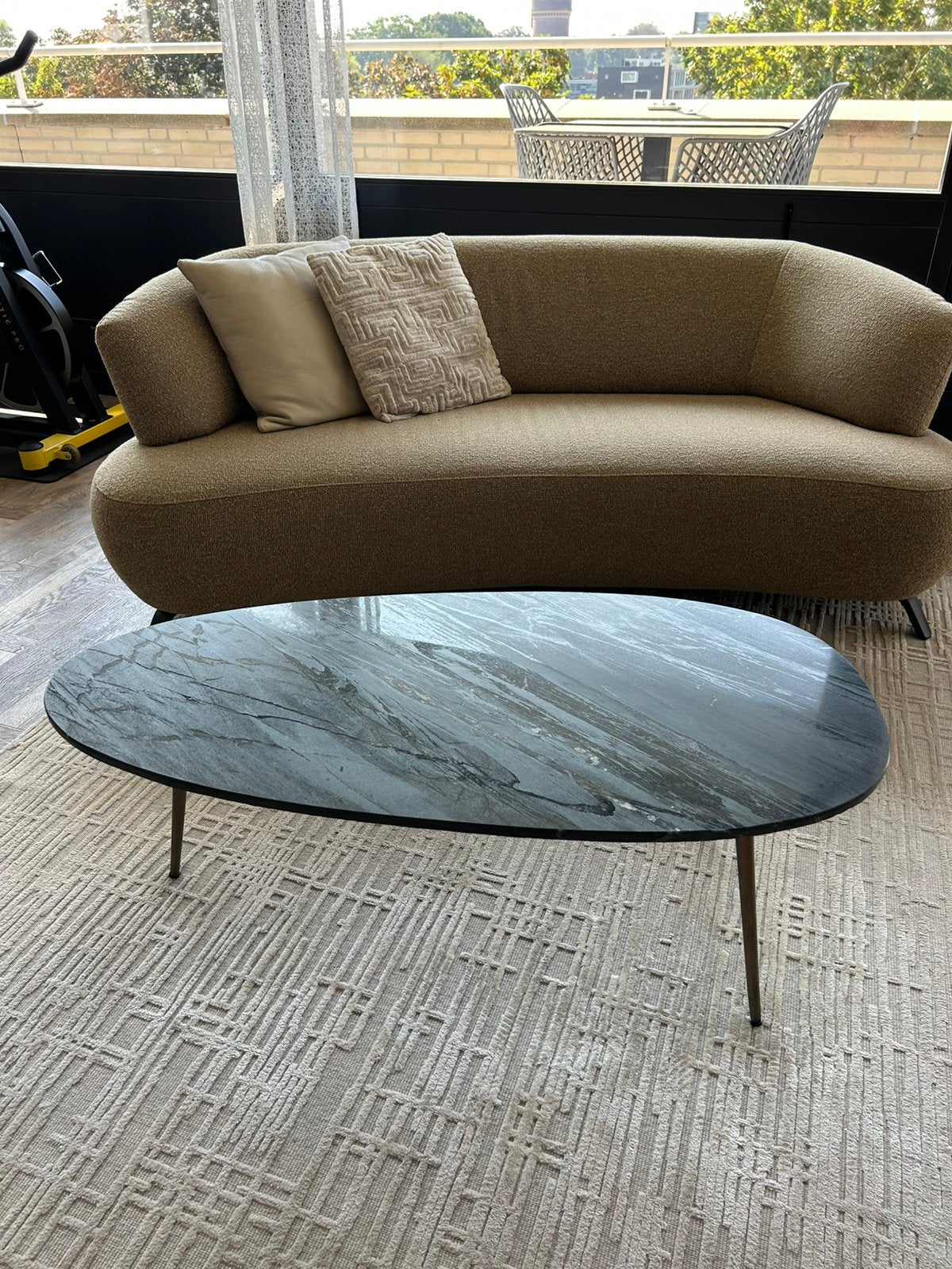 Marmeren salontafel organische vorm, Huis en Inrichting, Tafels | Salontafels, Ophalen, Overige materialen, 100 tot 150 cm, 50 tot 100 cm