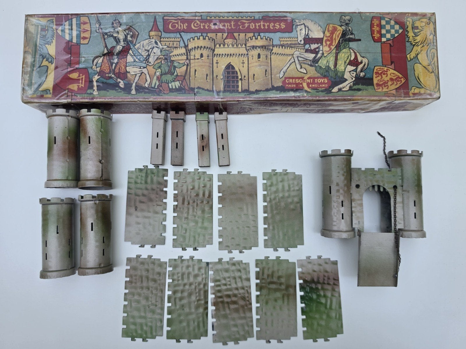 Oud blikken speelgoed kasteel fort Crescent soldaatjes, Ophalen of Verzenden