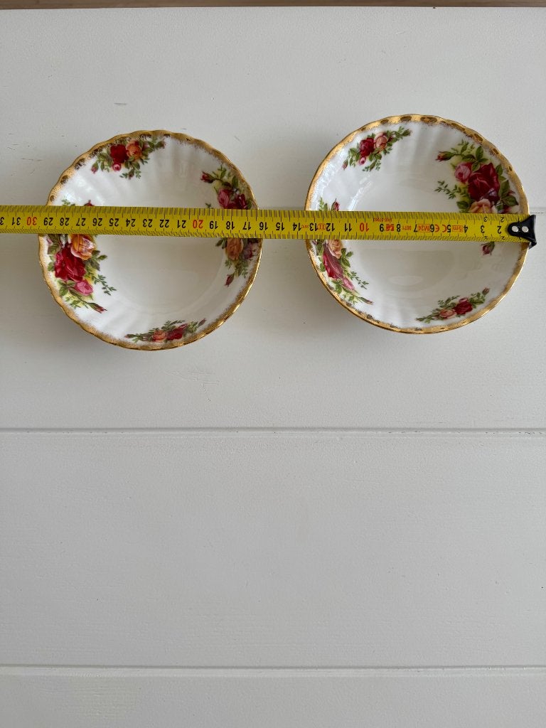 Royal Albert Old Country Roses schaaltjes, Ophalen of Verzenden, Zo goed als nieuw, Porselein, Bord of Schaal