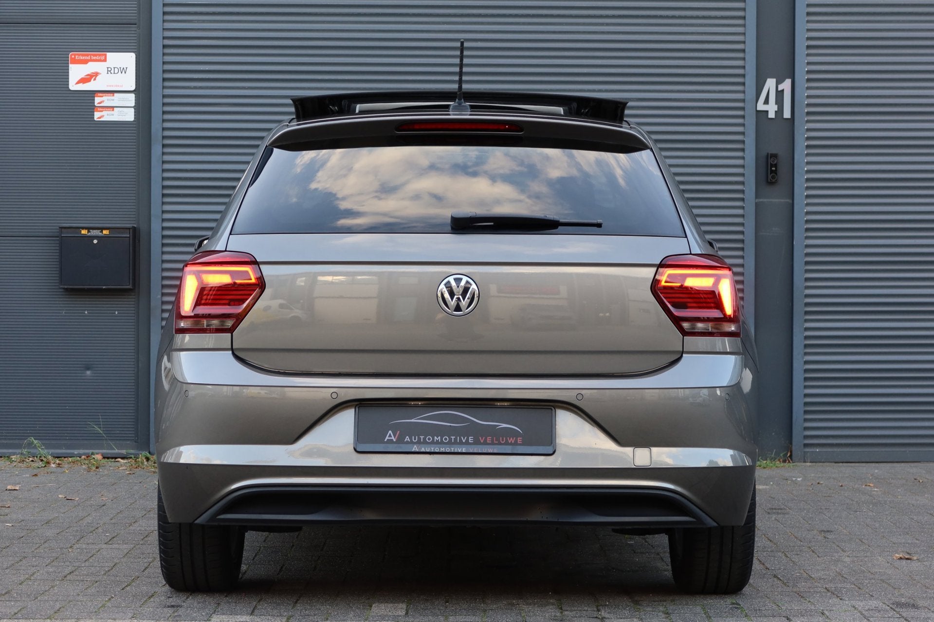 Foto 9 van Volkswagen Polo 1.0 TSI Highline DSG|PANO|LED|ACC|Camera|Car
