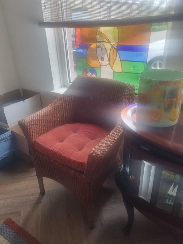 2 Rietenkuip stoeltjes met rood kussentje, Huis en Inrichting, Stoelen, Ophalen, Gebruikt, Twee, Klassiek, Comfortabel