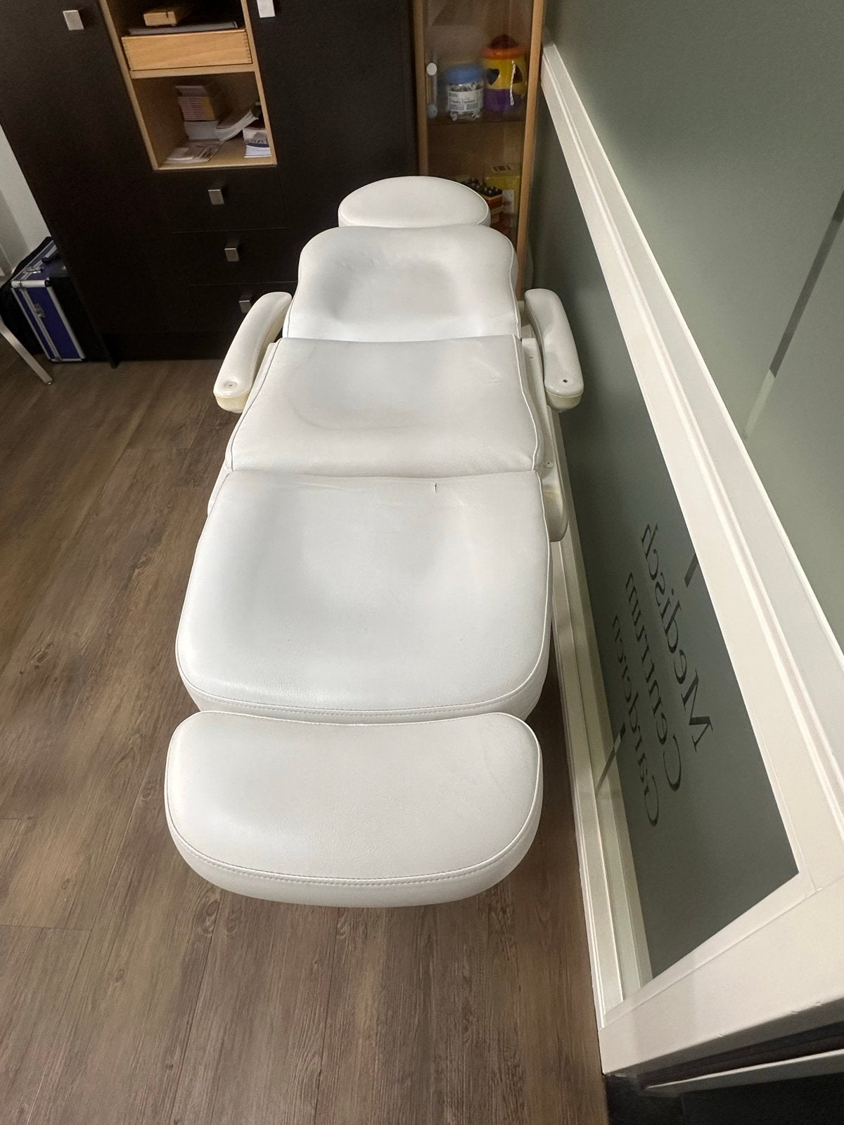 Professionele behandelstoel/massagetafel, Diensten en Vakmensen, Schoonheidsspecialisten | Pedicure