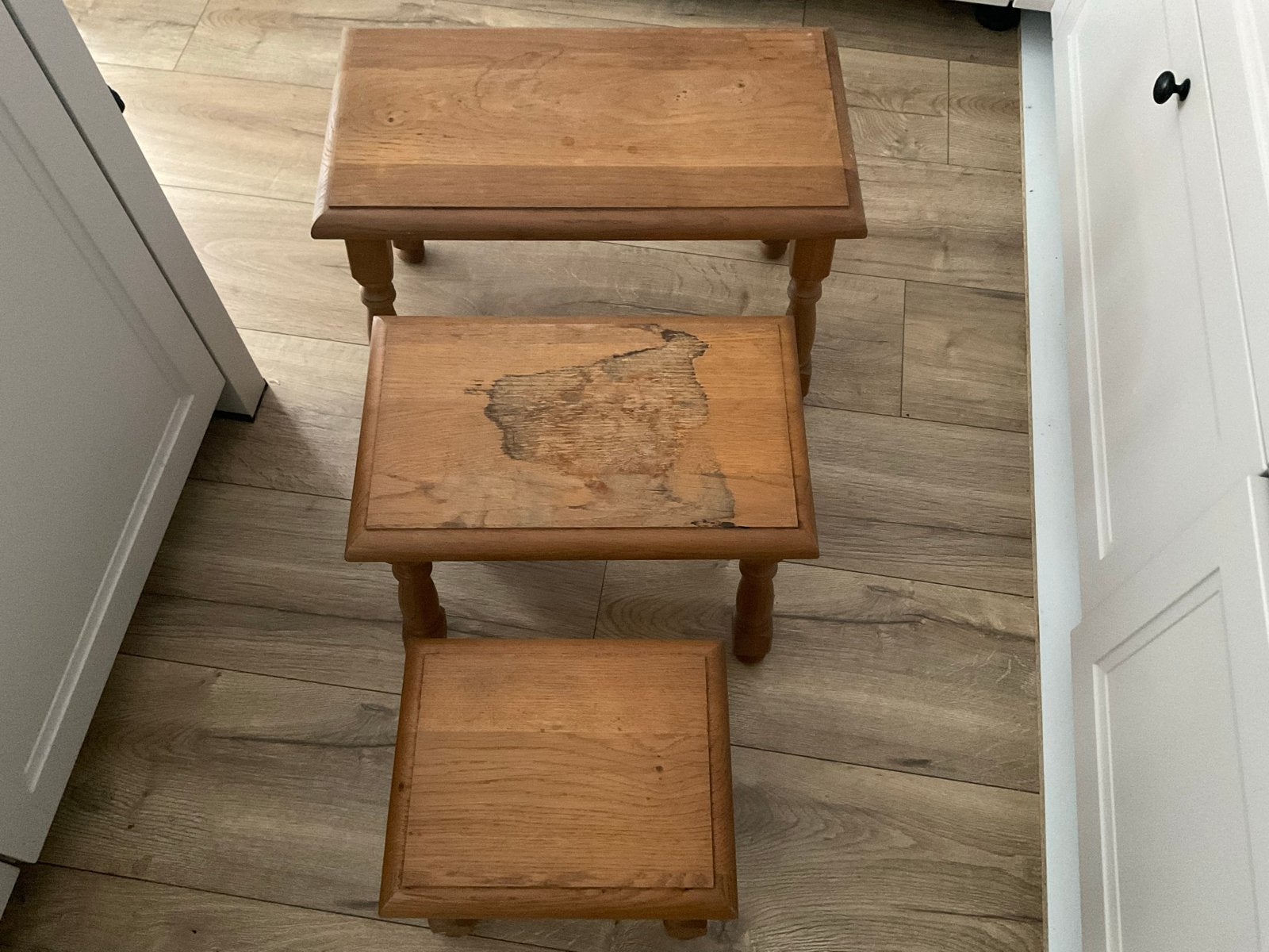 Gratis Set van 3 houten krukjes - Vintage stijl, Antiek en Kunst, Ophalen