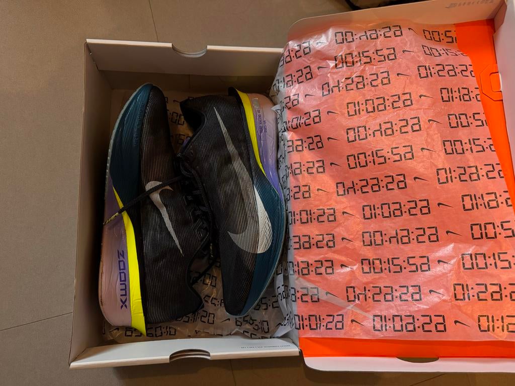Nike ZoomX Vaporfly 4 maat 45, bijna nieuw (met doos), Ophalen of Verzenden, Gedragen, Zwart, Sportschoenen