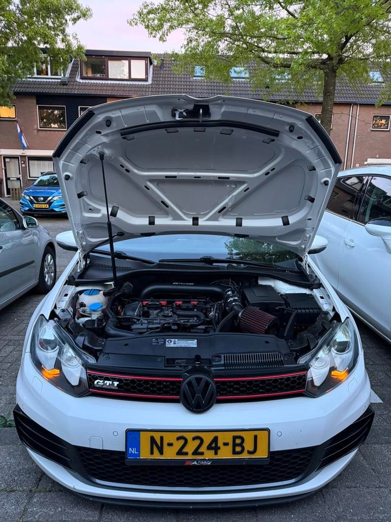 Volkswagen Golf 6 GTI 2.0 155KW DSG 2009 Candy white, Stof, 4 cilinders, 14 km/l, 1314 kg
