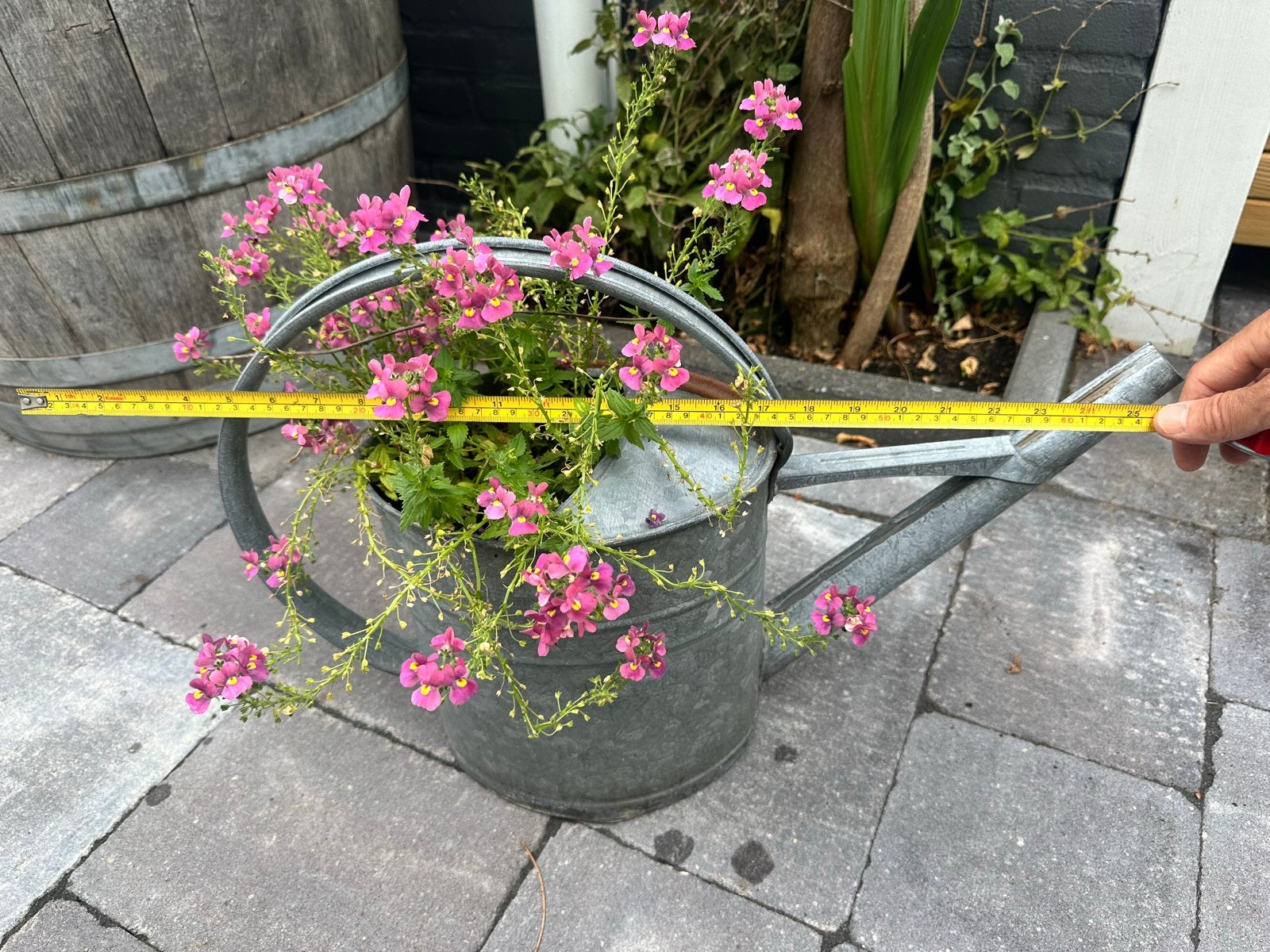Decoratieve gieter met bloemen - Zink, Tuin en Terras, Ophalen, Gebruikt, Binnen, Metaal