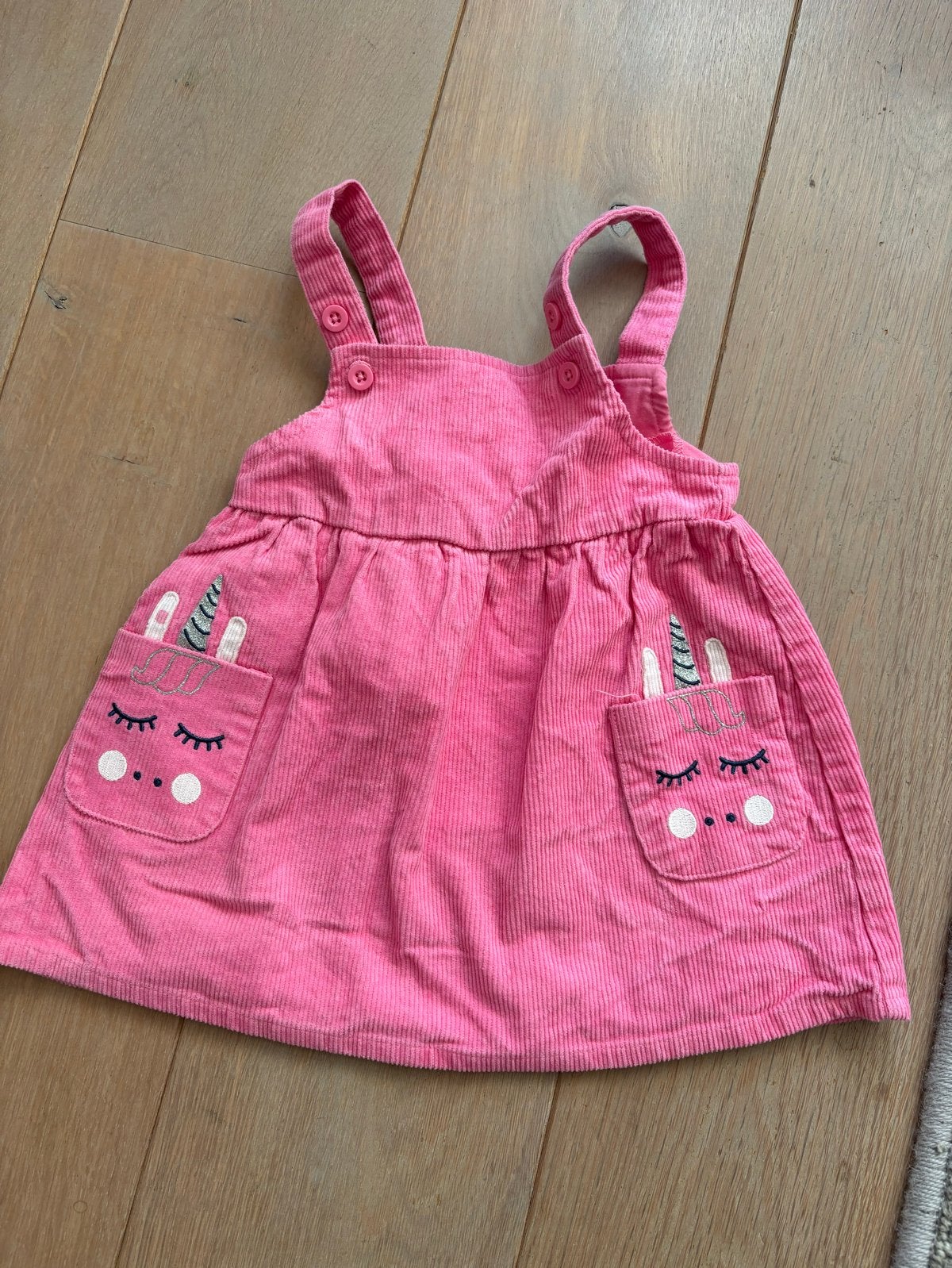 Primark roze ribfluwelen jurkje maat 74, Ophalen of Verzenden, Zo goed als nieuw, Meisje, Jurkje of Rokje