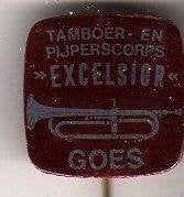 Speldje TAMBOER EN PIJPERSCORPS EXCELSIOR GOES (A3), Verzamelen, Speldjes, Pins en Buttons, Ophalen of Verzenden, Gebruikt, Overige onderwerpen