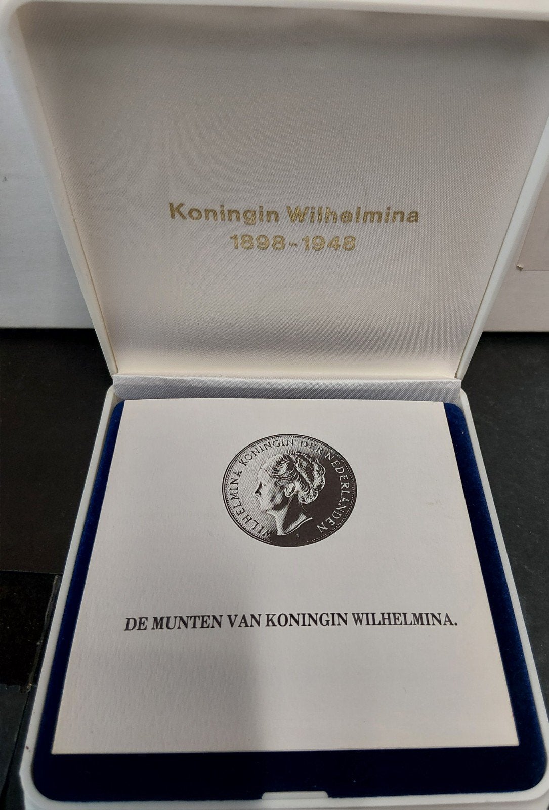 Koningin Wilhelmina set 1898 - 1948 in cassette, Zilver, Overige waardes, Koningin Wilhelmina, Verzenden