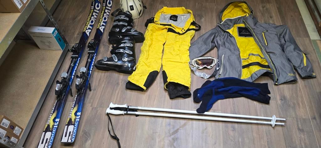 Complete ski set: Atomic  Falcon Head oakley, 140 tot 160 cm, Ophalen of Verzenden, Zo goed als nieuw, Carve