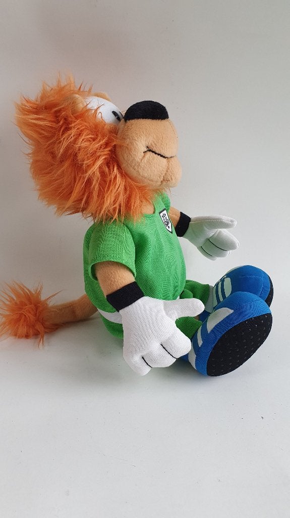 Loeki de Leeuw knuffel, voetbal outfit groen, 34 cm. (1) S35, Tweedehands verkoop, Tweedehands verkoop, Gebruikt, Overige typen