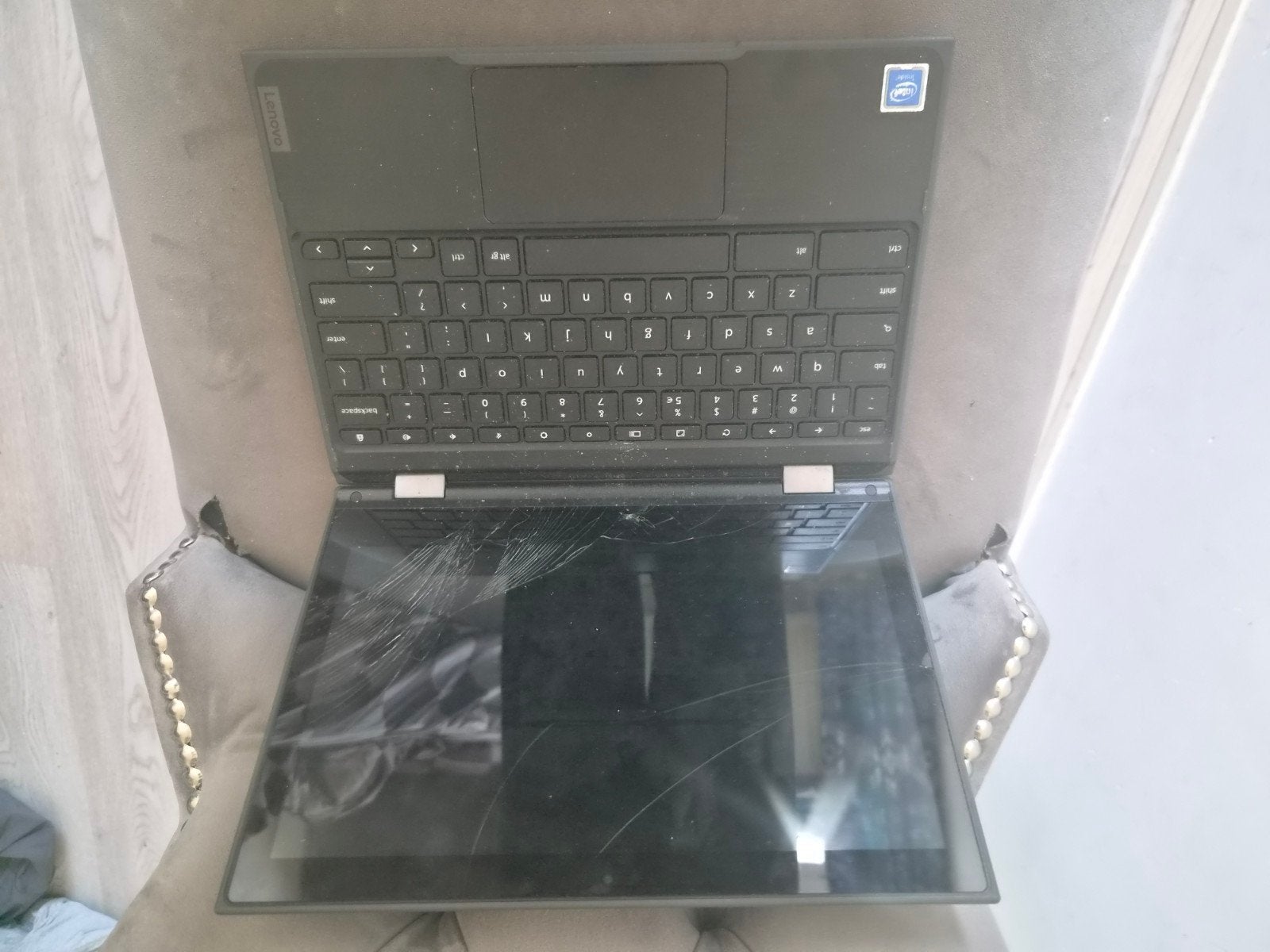 Lenovo Chromebook met gebroken scherm en laadproblemen, Ophalen of Verzenden, Niet werkend, Lenovo