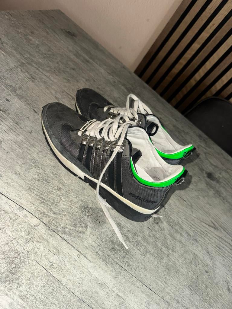 Dsquared schoenen origineel maat 39, Kleding | Dames, Schoenen, Ophalen of Verzenden, Gedragen, Grijs, Sneakers of Gympen