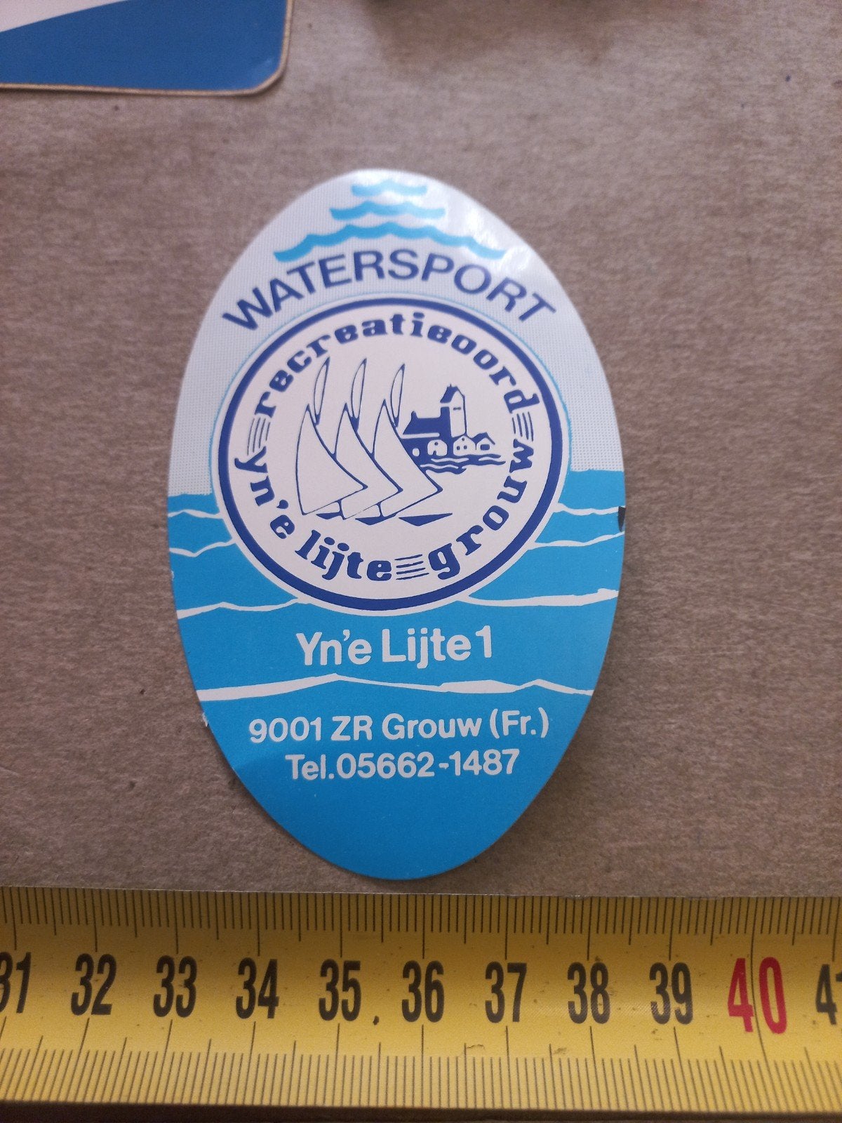 Vintage Watersport Recreatieoord Yn'e Lijte Sticker, Ophalen of Verzenden, Gebruikt