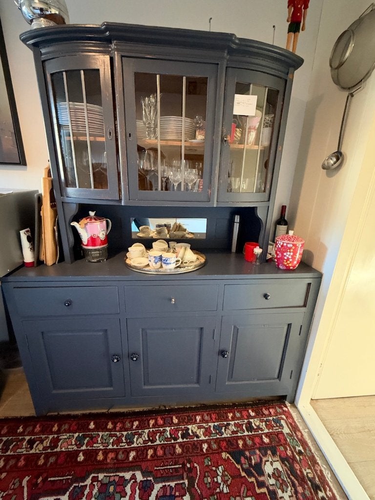 Kast brocante, Ophalen